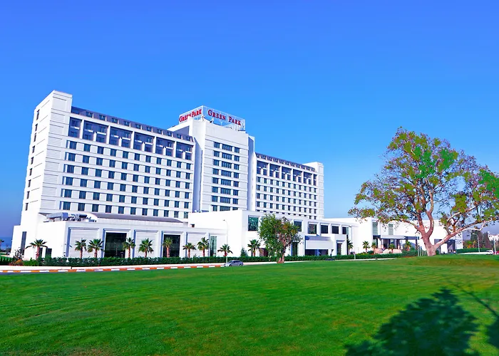 The Green Park Pendik